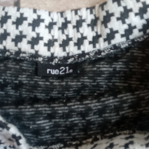 Rue 21 skirt - Picture 6 of 9